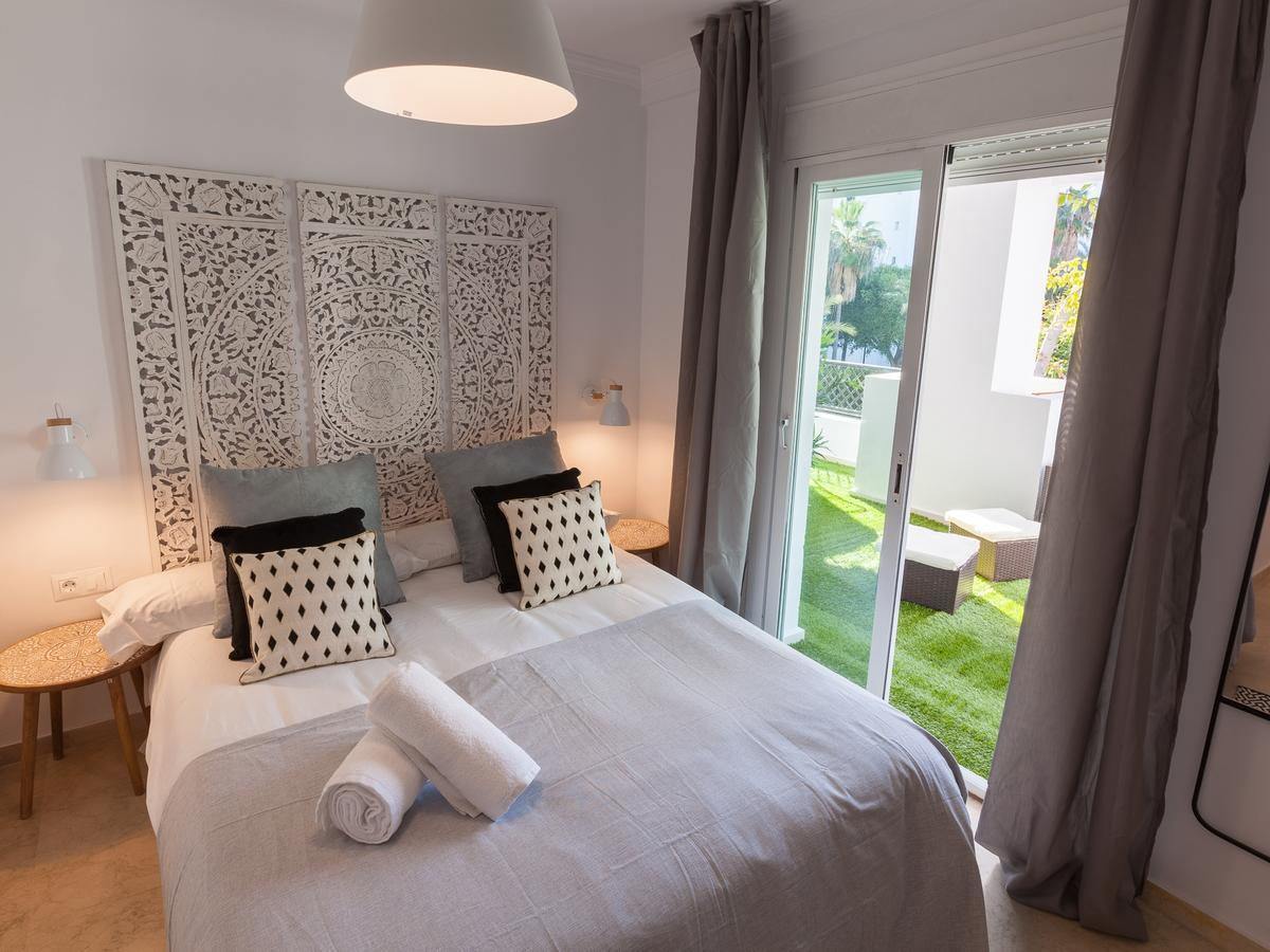 Vacation Marbella: Contemporary Central Apartment with Pool & Marina Proximity Exterior photo
