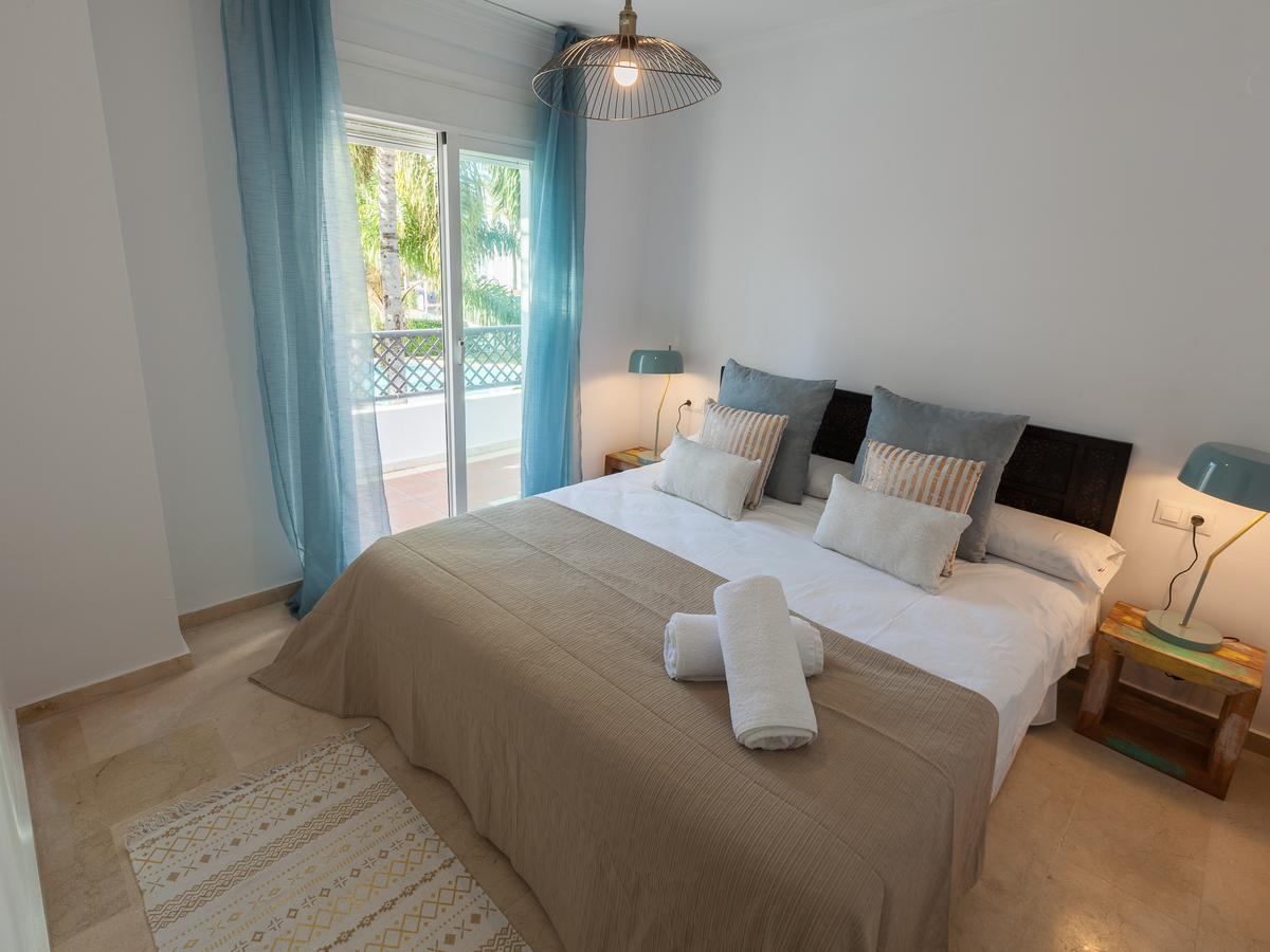 Vacation Marbella: Contemporary Central Apartment with Pool & Marina Proximity Exterior photo